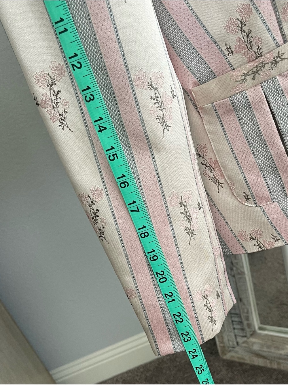 Vintage Hunt Club Pink and Cream
Floral Striped Blazer - Picture 8 of 10